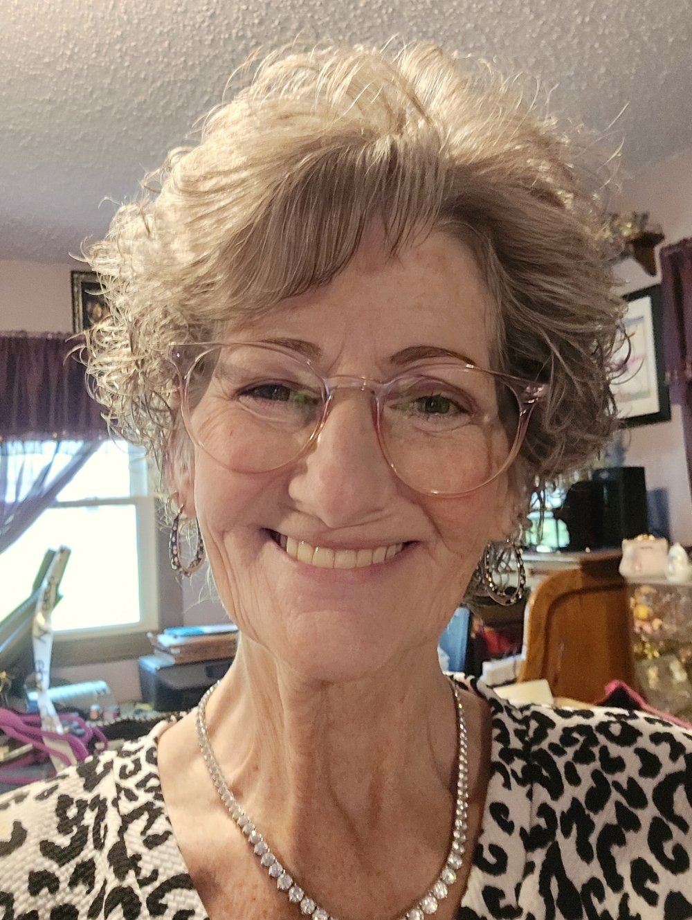 Meet your Posher, Debi